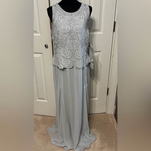 JKara Dresses & Skirts - Chic Sleeveless Gray Maxi Dress